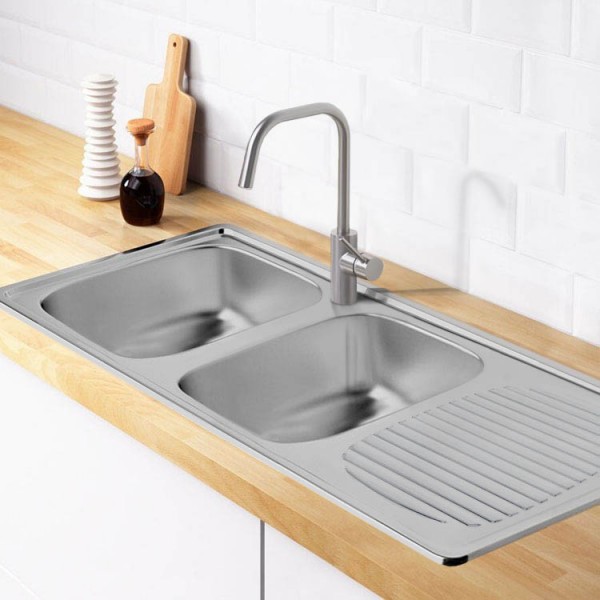 Montaje de lavaplatos en Santiago de chile.