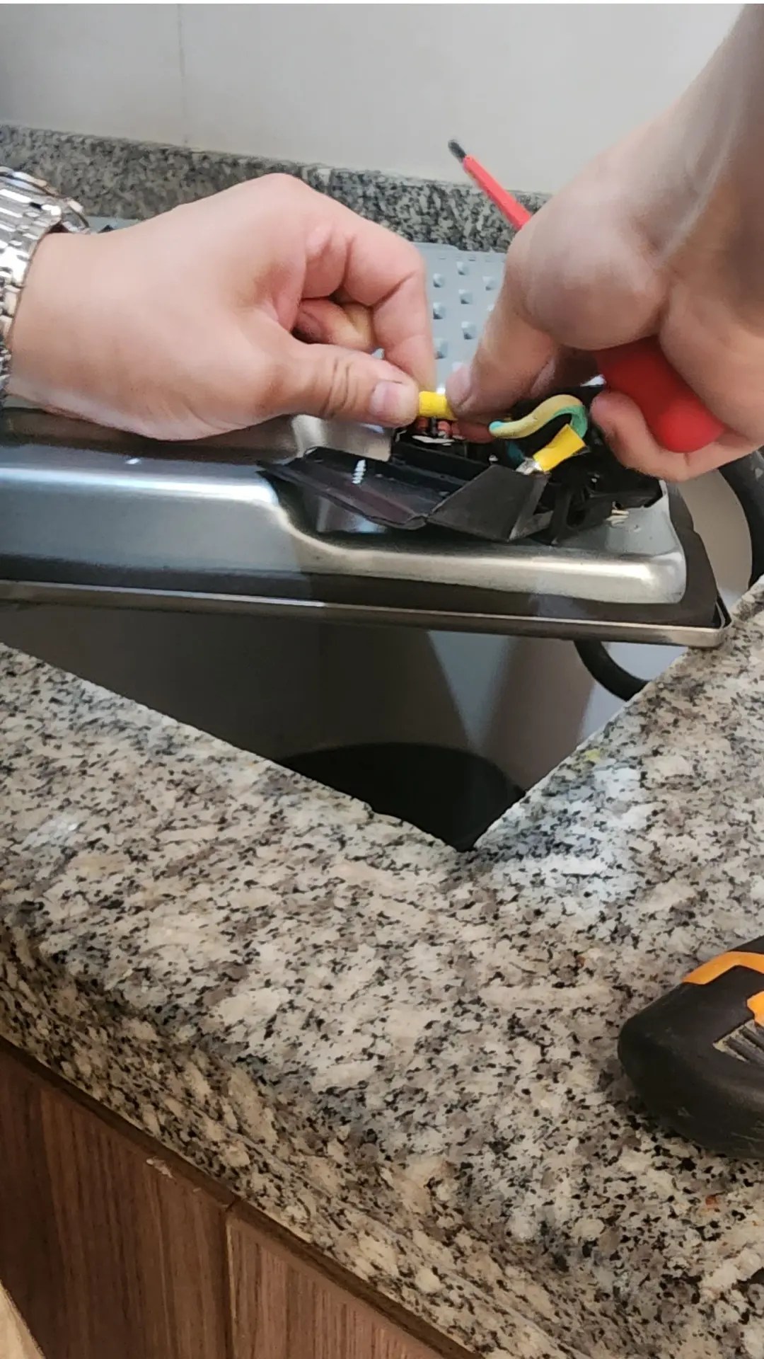 Arreglo de cortocircuitos en encimeras